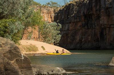 Kanoën in Katherine N.P. (Bron: Tourism Australia)