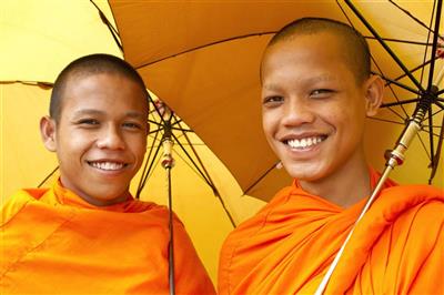 Monniken nabij Angkor Wat, Cambodja